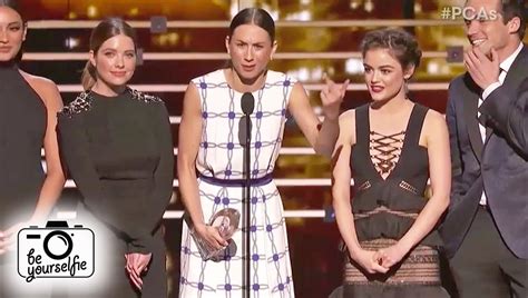 pretty little liars troian bellisario flips off camera people s choice awards 2016 be