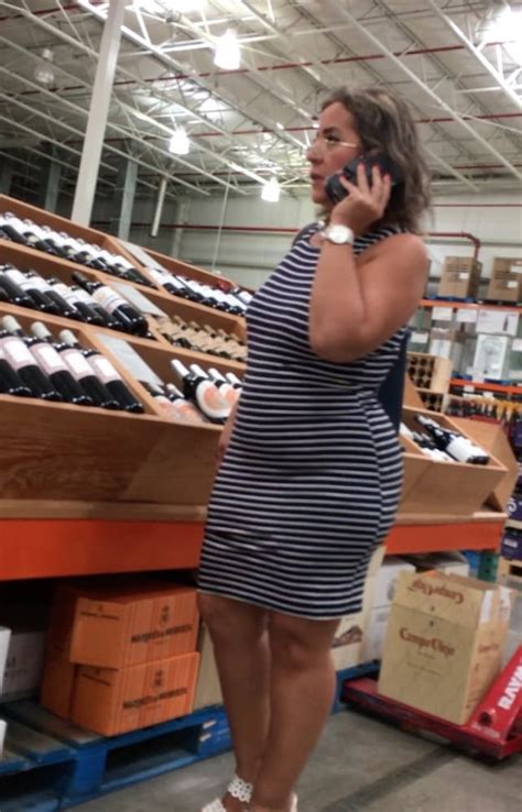 Our porno collection is huge and it's constantly growing. Señora caderona en vestido pegado en el supermercado | Mujeres bellas en la calle