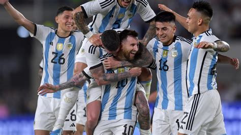Argentina Panama Messi Scores Stunning Free Kick To Bring Up