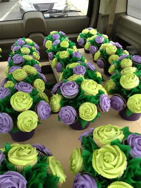 Shop our unique wedding collections of bouquets, arrangements, and centerpieces! Cupcake Scoops: Wedding centerpiece bouquets June 2013