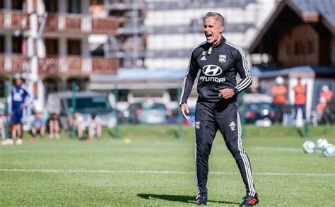 On 19 may 2019, sylvinho was announced as the replacement for bruno génésio at olympique lyonnais. PHOTOS : à Lyon, Sylvinho ne rigole pas ! - Football MAXIFOOT