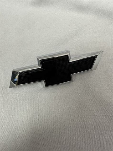 Oem Exterior Grille Small Black Bowtie Emblem Badge 2019 Silverado 1500