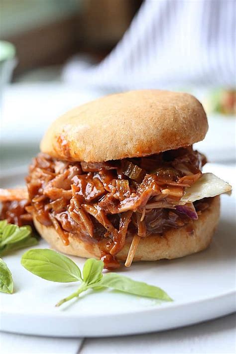 Insanely tender and loaded with barbecue flavor, you'll dream about it. Jackfruit Pulled Pork BBQ Sandwhich with Coleslaw | Recipe ...