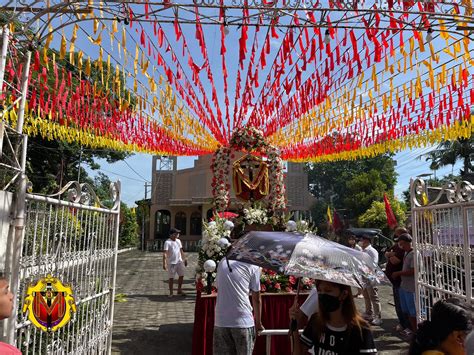 Prusisyon sa umaga alay sa Patrong Sta. Cruz... - Bisita ng Banal na