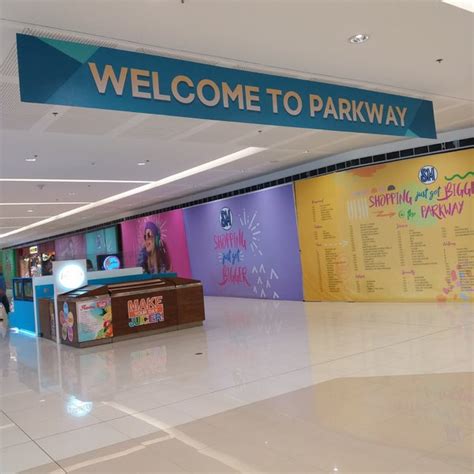 Sm City Fairview Parkway Shopping Mall In Quezon City District 5