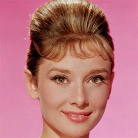 How To Get Perfect Audrey Hepburn Eyebrows Audrey Hepburn Biography Audrey Hepburn Eyebrows