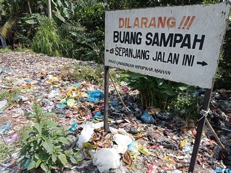 Pemerintah Kecamatan Pulau Rakyat Pasang Plang Larangan Buang Sampah