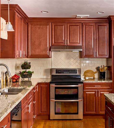 Although it's simple, there's nothing dull about this design. Trending kitchen cabinet colors (2019)