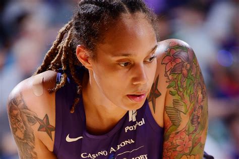 Brittney Griner fight draws mainstream media coverage to the WNBA 