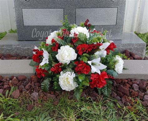 Ordering christmas flowers with floraqueen is easy. Christmas Cemetery Ground Spray-Christmas Grave Flowers ...