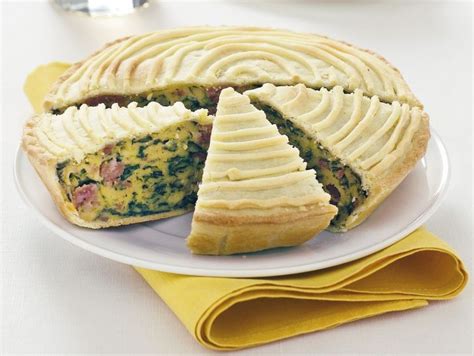 Jun 25, 2015 · la bistecca di tonno è un secondo veloce da cucinare, quindi ottimo per quando non si dispone di molto tempo da dedicare alla cucina. Torta salata con erbette, grana e salsiccia | Ricetta ...