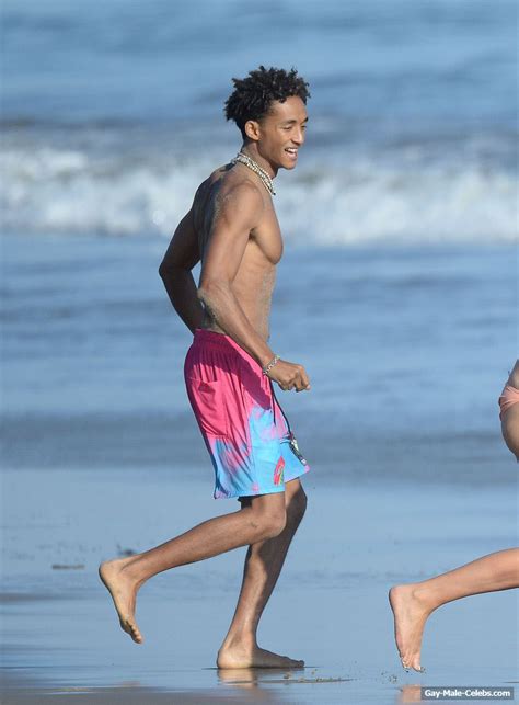 Jaden Smith Wet Bulge Shirtless Beach Pics Man Men