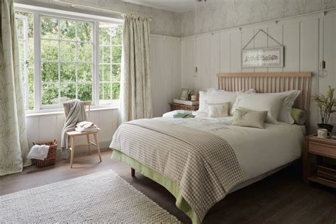Laura ashley bedding sets are designed in different color palettes which can be combined with wallpapers, elegant furniture pieces, beautiful accessories and. INSPIRATION | Laura Ashley | Guest bedroom decor, Bedroom ...
