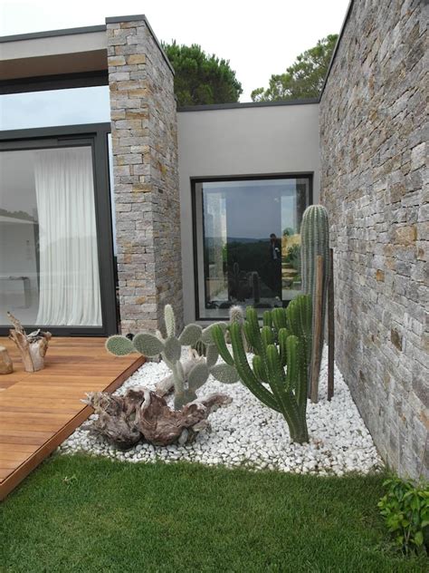 Il suo design è moderno: Villa a saint tropez giardino moderno di giardini valle ...