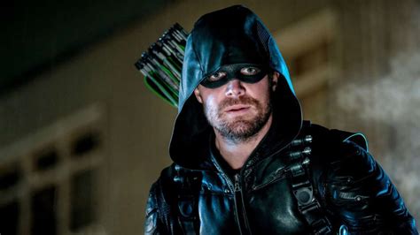 Stephen Amell Would Love To Play Green Arrow Again But Theres A Catch