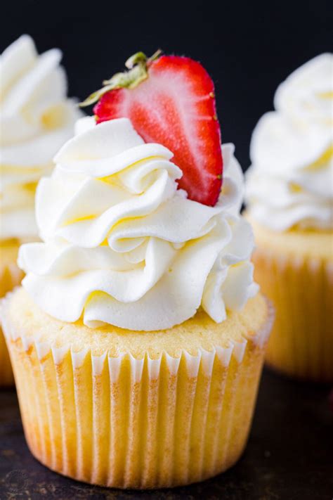 This Fluffy Whipped Cream And Cream Cheese Frosting Is The Perfect Cupcake Frosting This Vani