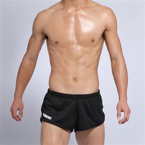 Asics icon跑步短袖t恤 藍 男 m. 男子運動短褲 專業馬拉松跑步褲 男速幹寬松長跑褲 三角內襯 側邊角開叉 男士田徑短褲2分褲 休閑褲 男士健身 ...