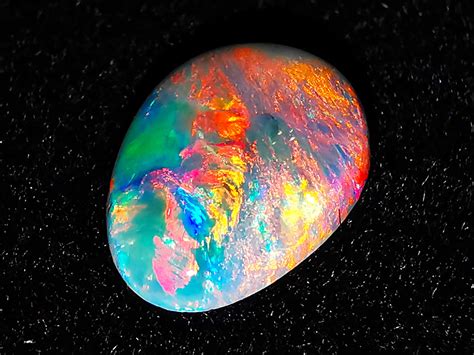 Lightning Ridge Australia High Grade Solid Dark Opal 075 Cts