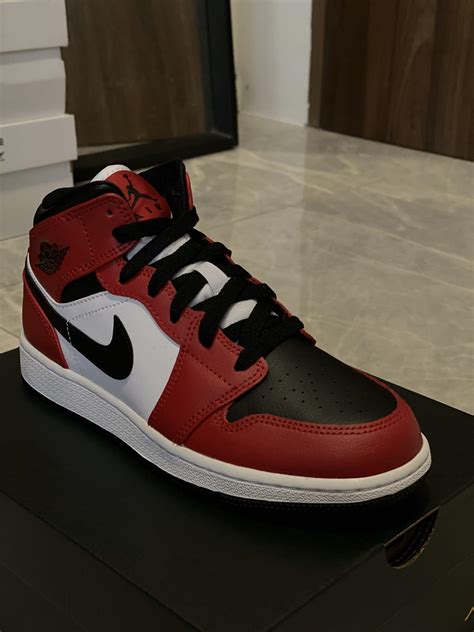 Air Jordan 1 Mid Chicago Toe Gs Mens Fashion Footwear Sneakers On