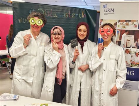Select a design to create a logo now! Besuch bei der Ausbildungsmesse des UKM ...