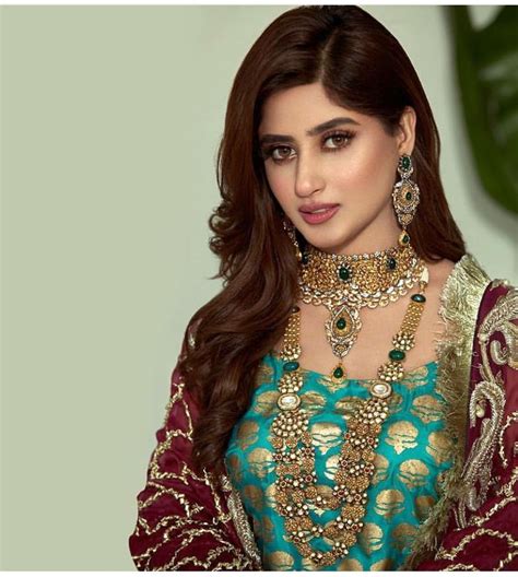 Pakistani Actress “ Sajal Ali “ Wearing Kundan Gold Jewelry Fashion