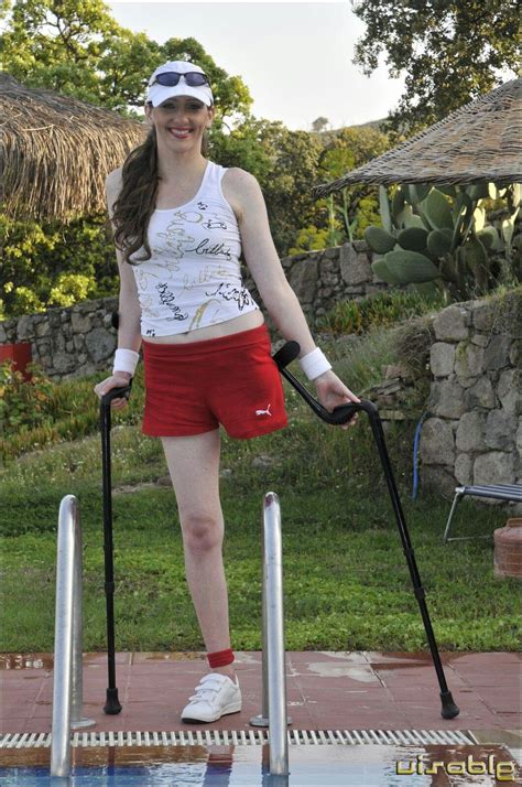Amputee On Crutches Amputee Lady Amputee Model Fashion Kulturaupice