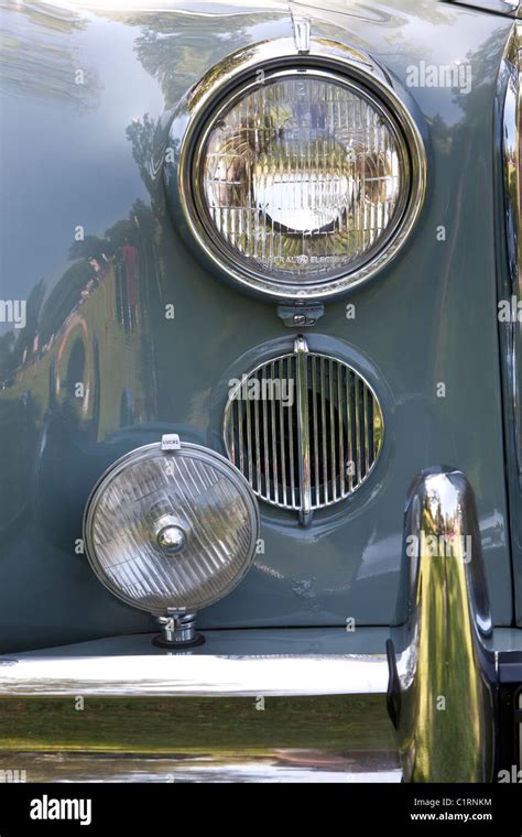 Headlight of an antique car Stock Photo - Alamy