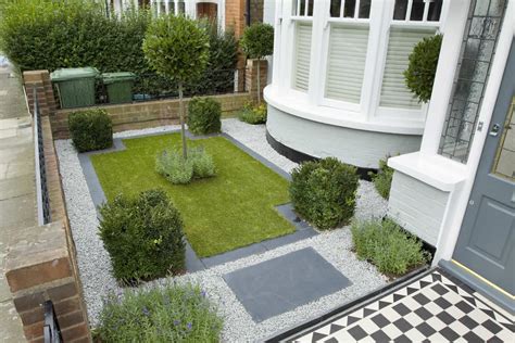 The essence of this sort of garden is that there isn't a straight line in the place. Small Front Garden Design Ideas #917 | House Decoration Ideas
