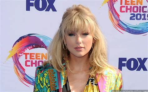 protect taylor swift trending as explicit ai photos leave singer furious