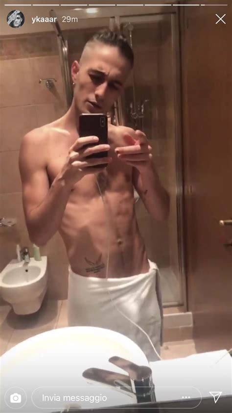 Damiano David Do M Neskin Pelado Mostrando Quase Tudo Todos Famosos Nus