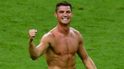 Italien ist wieder weltklasse, belgien, spanien und die niederlande haben mit ganz. Fragen zu Cristiano Ronaldo: Gehalt, Schuhe, Titel und ...