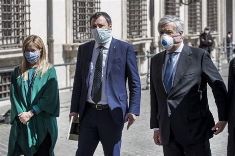 Coronavirus, M5S: da Conte solo la verità, fu Berlusconi con la Lega e