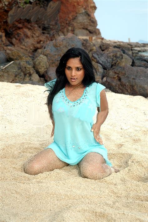 Divya Spandanaramya Hot Seducing Photos Sexiest Pics Goes On Trending
