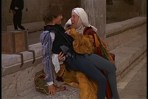 Леонард уайтинг, оливия хасси, джон макинери и др. I Think, Therefore I Review.: Romeo and Juliet (1968)