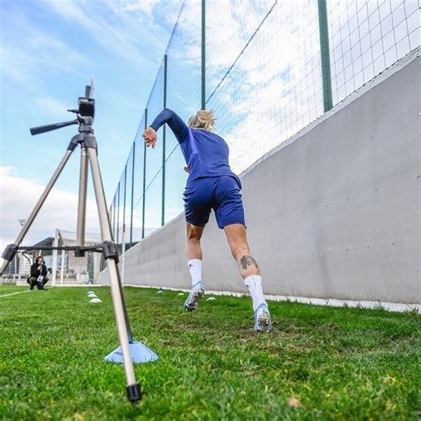 Uluslararası futbolcu ada hegerberg'in uyguladığı bu eğlenceli bakış açısıyla üzerindeki baskıyı azaltıp çalışmalarından daha çok verim al. Un contrat longue durée chez Nike pour Ada Hegerberg