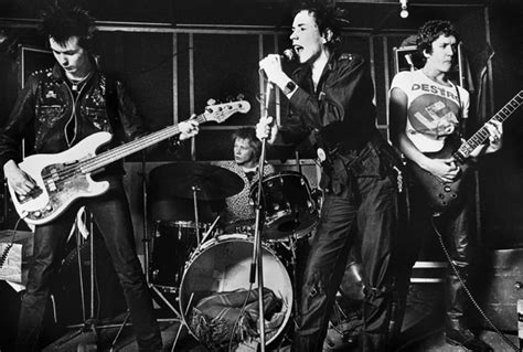 Flashback The Sex Pistols Come To A Chaotic End Rolling Stone