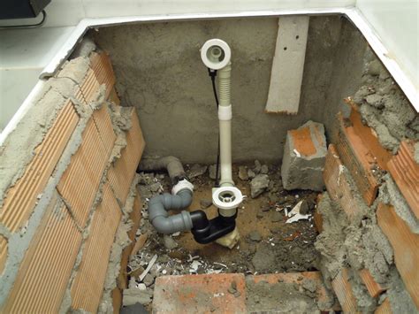 Le nostre vasche vengono avvolte in un foglio di bolle d'aria e disposte su un palett per una consegna sicura e senza rischi. COME SMONTARE LO SCARICO DELLA VASCA DA BAGNO ...