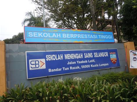 Sekolah menengah sains selangor is one of three fully residential schools in kuala lumpur, malaysia. Mercu tanda SMSS sebagai Sekolah Berprestasi Tinggi ...
