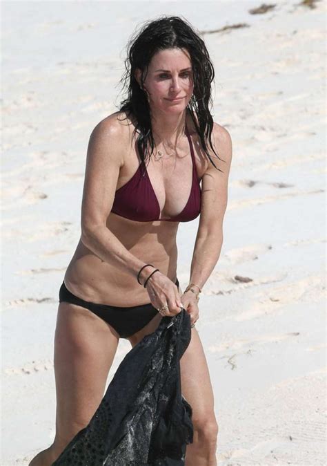 Courteney Cox In Bikini On The Beach In Bahamas Gotceleb