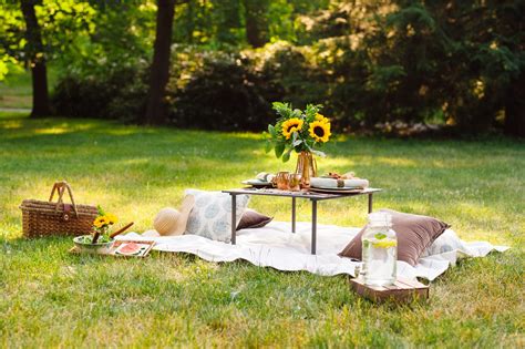 6 Great Outdoor Date Ideas The Gentlemanual
