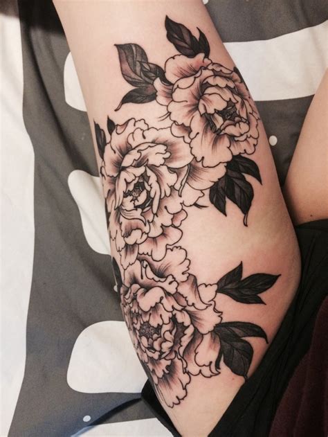 You will have a truly unique piece of artwork! 30 Beautiful Black and White Flower Tattoos For Women ...