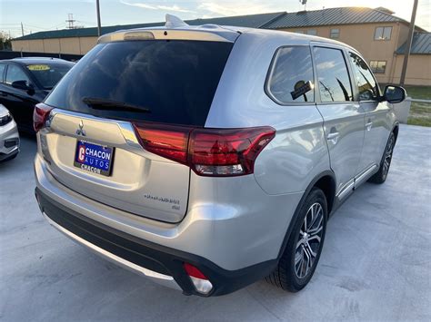Iseecars.com analyzes prices of 10 million used cars daily. Used 2018 Mitsubishi Outlander SE 2WD for Sale - Chacon Autos