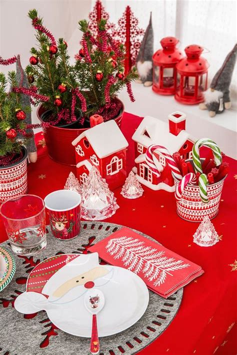 Juegos para niños desde los 3 años. Una mesa de Navidad perfecta para niños