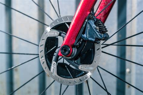 Road Bike Disc Brakes Pros And Cons Compatibility Disc Vs Rim Brakes