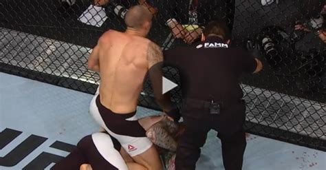 Ufc Results Brutal Ground And Pound Finishes The Final Prelim Fight