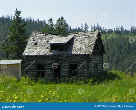 Old Broken Down Log Cabin Home Stock Photo Image Of Rural Canada
