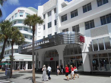 Store Gallery: The retail offer of Miami Beach’s Lincoln Road Mall