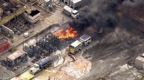 Photos Flames Smoke From Santa Paula Vacuum Truck Explosion Kabc7