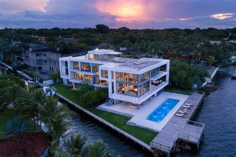 Miami Mansion Estate Of The Day 255 Million Waterfront Mansion In
