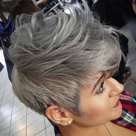 Grey Hair Trend 20 Glamorous Hairstyles For Women 2020 2021 Page